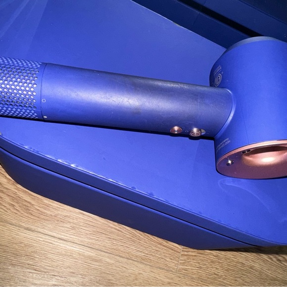 Dyson Blow Dryer - Special Edition Vinca Blue - Picture 2 of 3